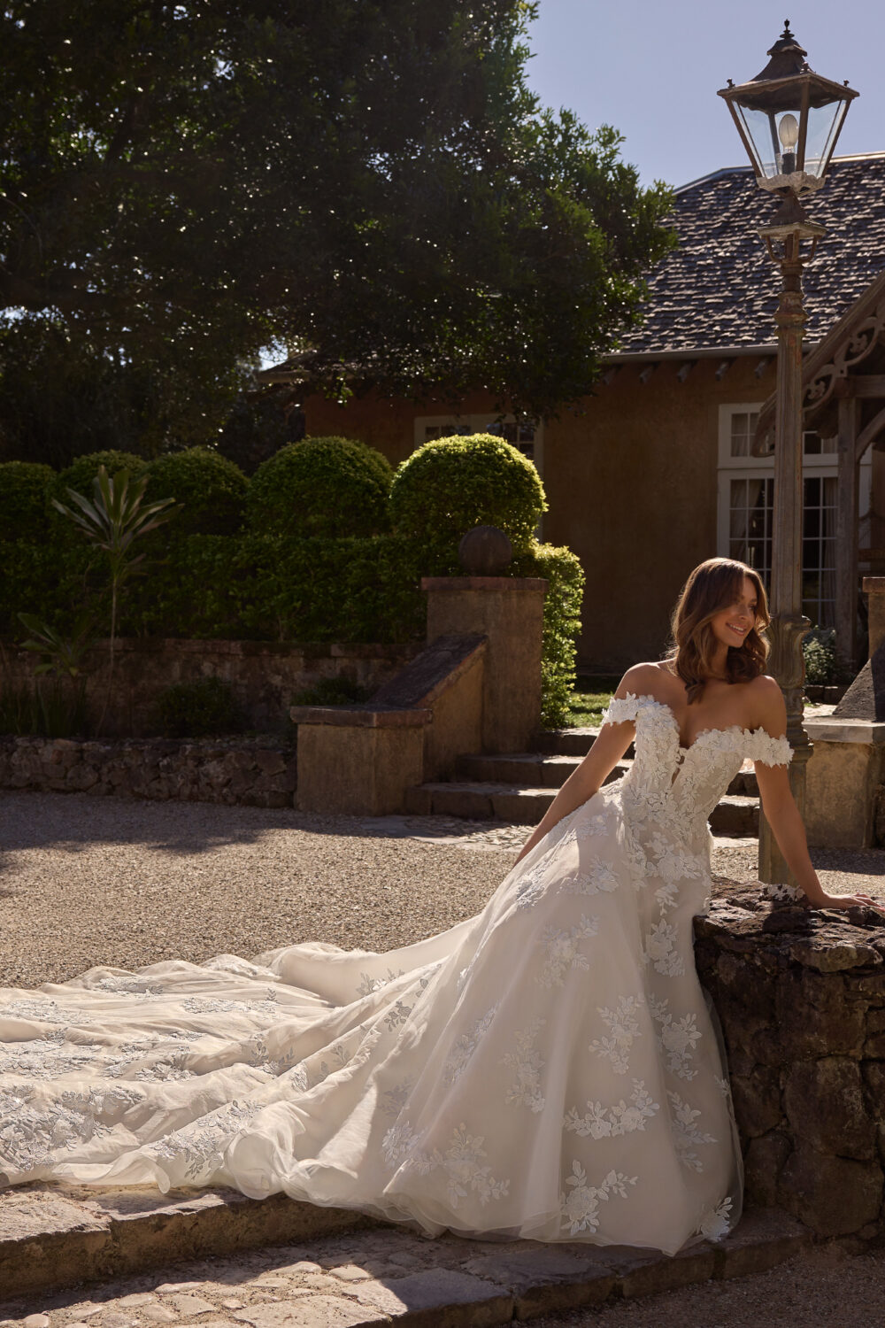 ST631 ivory e