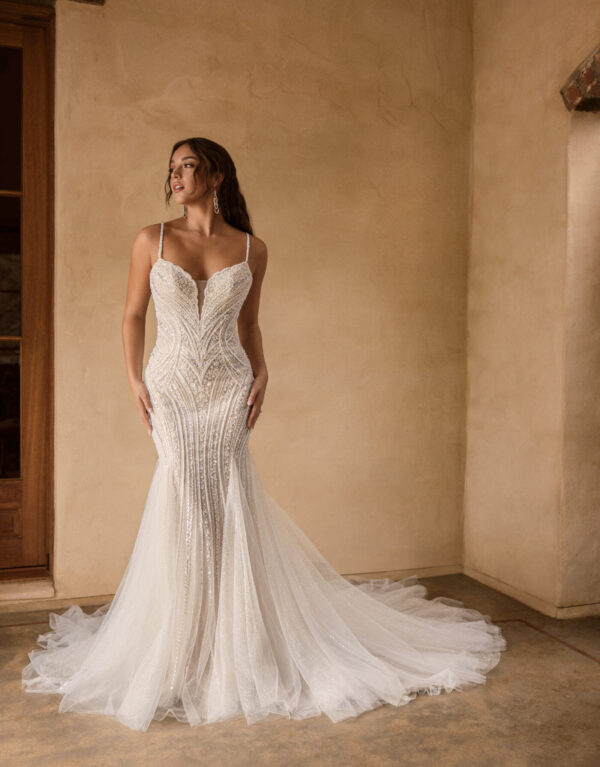 ST641 Το Matisse δεν είναι απλώς ένα νυφικό φόρεμα — είναι μια εντυπωσιακή επιλογή που θα σας κάνει να ξεχωρίσετε στον γάμο σας